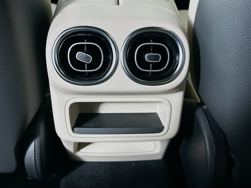 2024 Mercedes-Benz GLC - Image 25