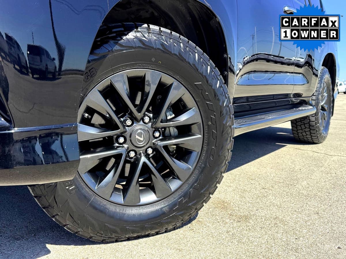 2022 Lexus GX - Image 2