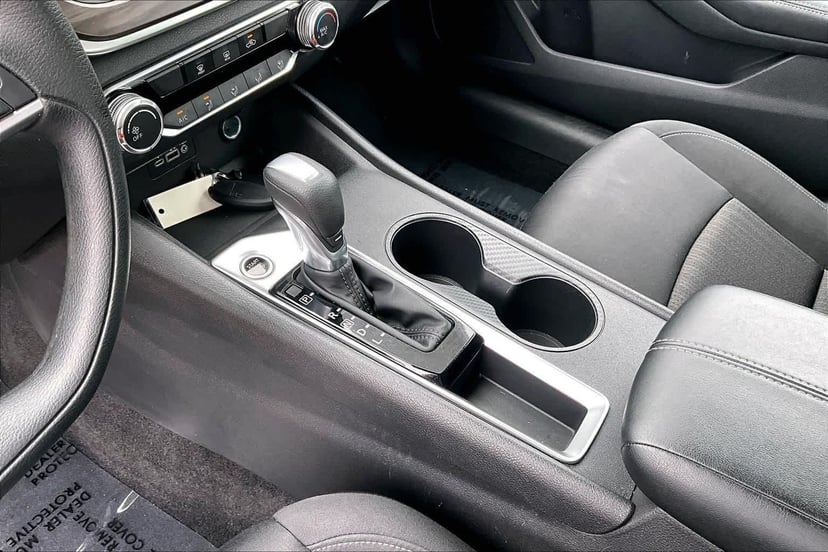 2025 Nissan Altima - Image 16