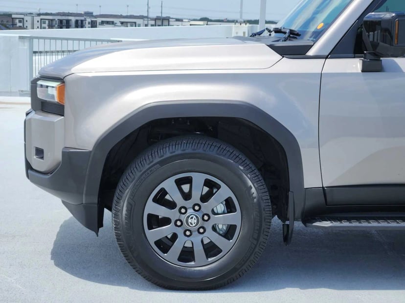 2024 Toyota Land Cruiser - Image 9