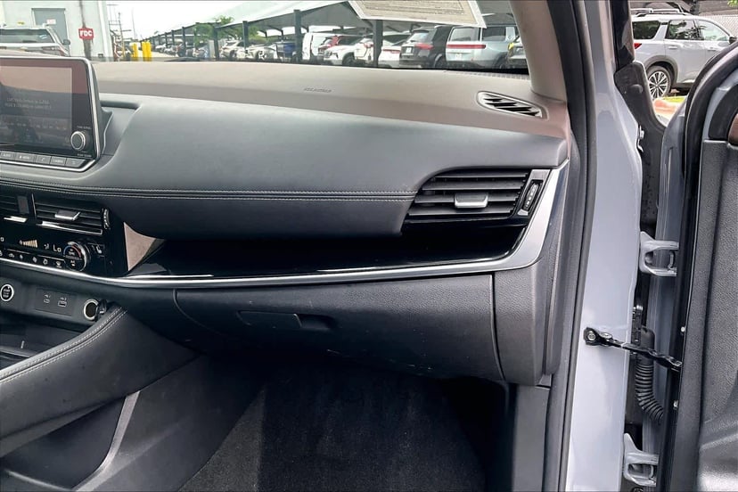 2023 Nissan Rogue - Image 19