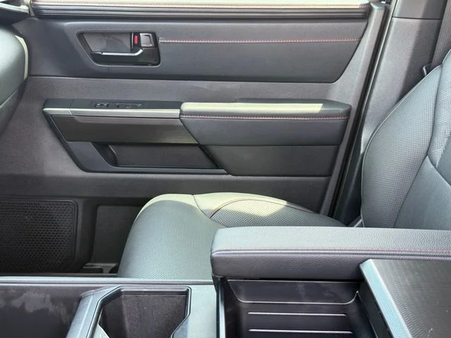 2025 Toyota Tundra Hybrid - Image 9