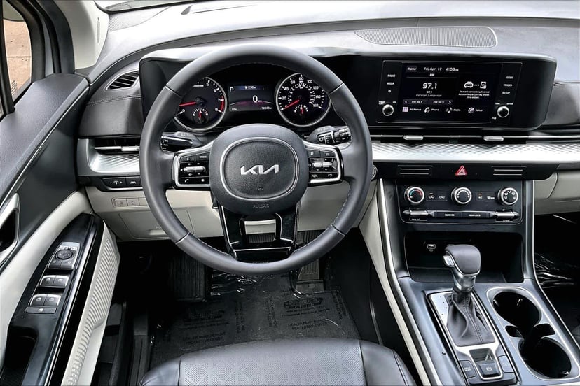 2023 Kia Carnival - Image 6
