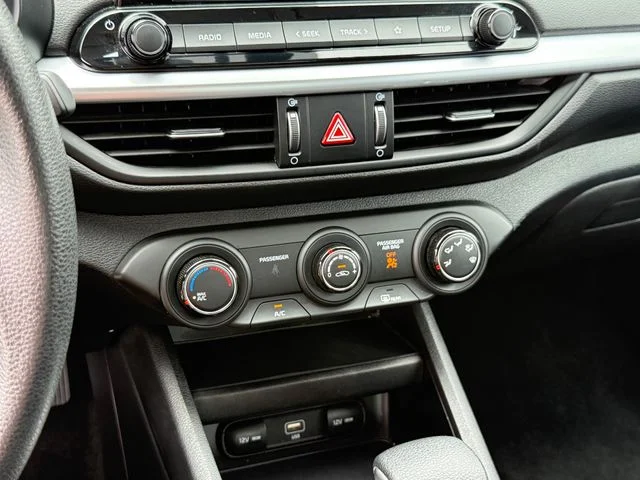 2023 Kia Forte - Image 23