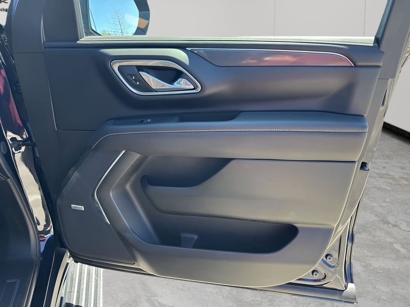 2023 GMC Yukon - Image 14