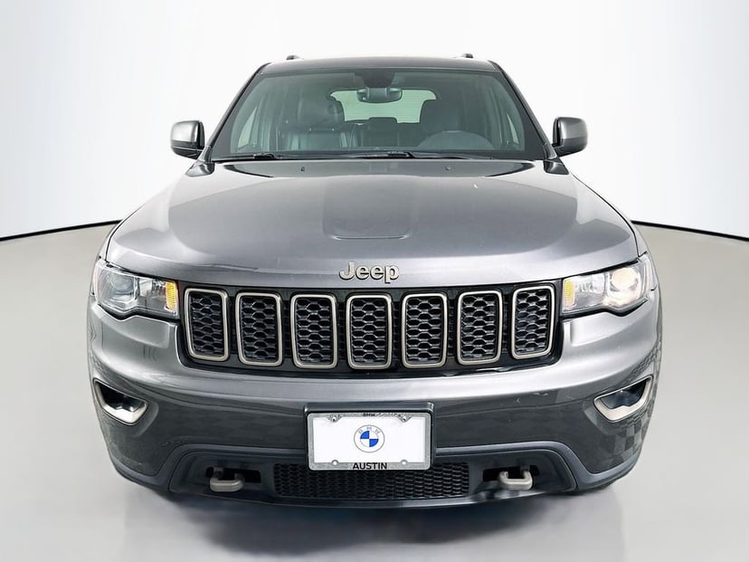2017 Jeep Grand Cherokee - Image 2