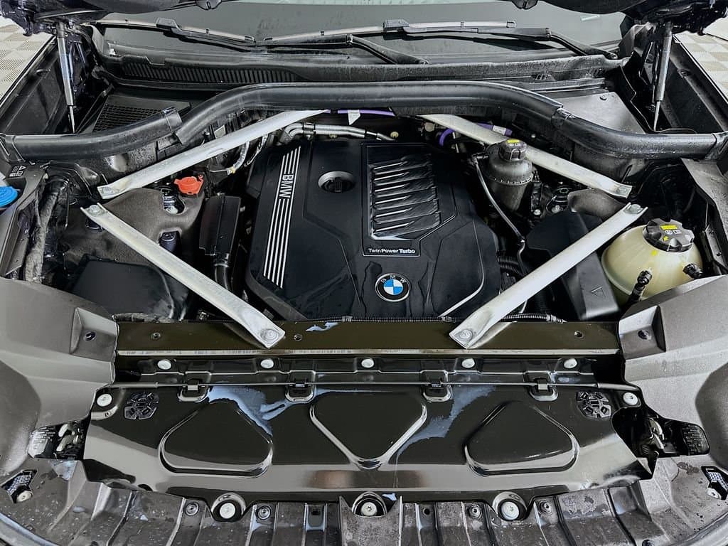 2021 BMW X7 - Image 32