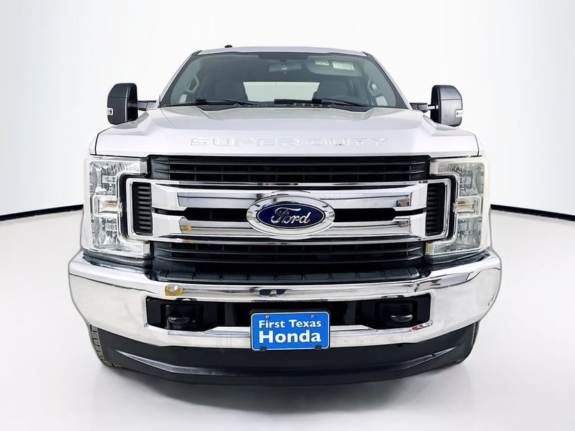 2017 Ford F-250SD - Image 2