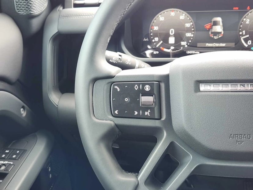 2024 Land Rover Defender - Image 28