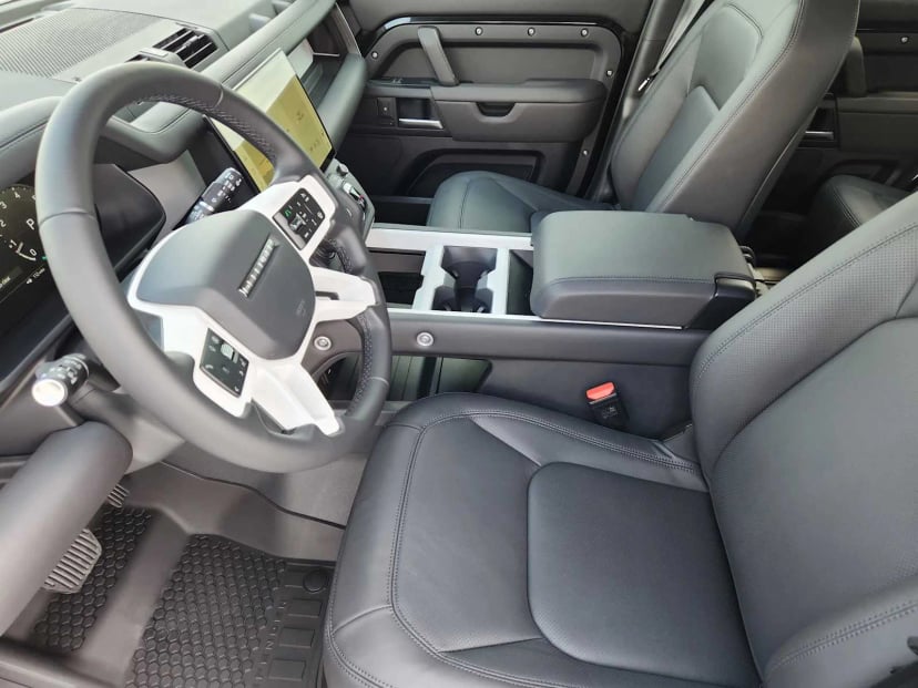 2026 LAND ROVER Defender 110 - Image 12