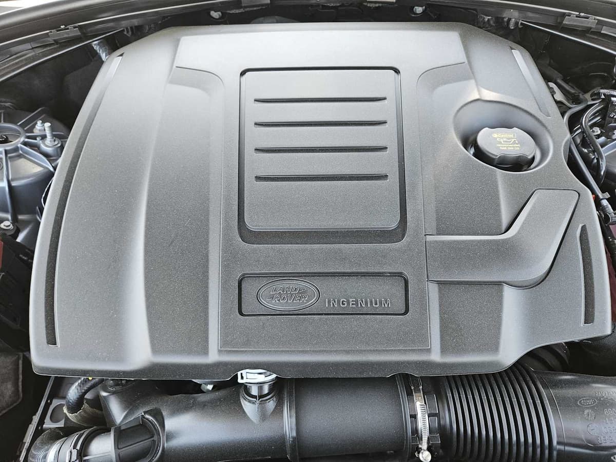 2026 LAND ROVER Range Rover Velar - Image 30
