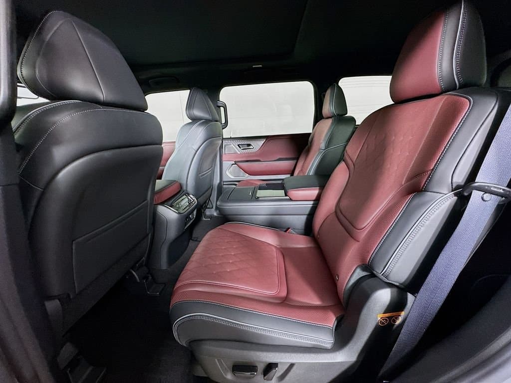 2025 INFINITI QX80 - Image 32