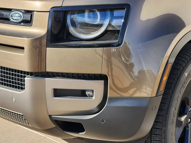 2026 Land Rover Defender 110 - Image 5