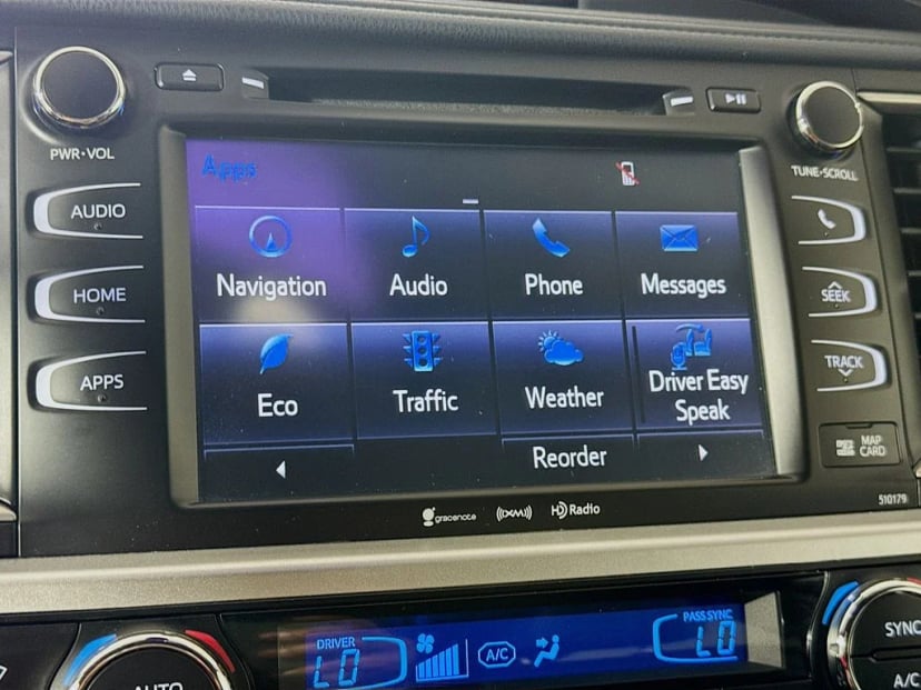 2018 Toyota Highlander - Image 17