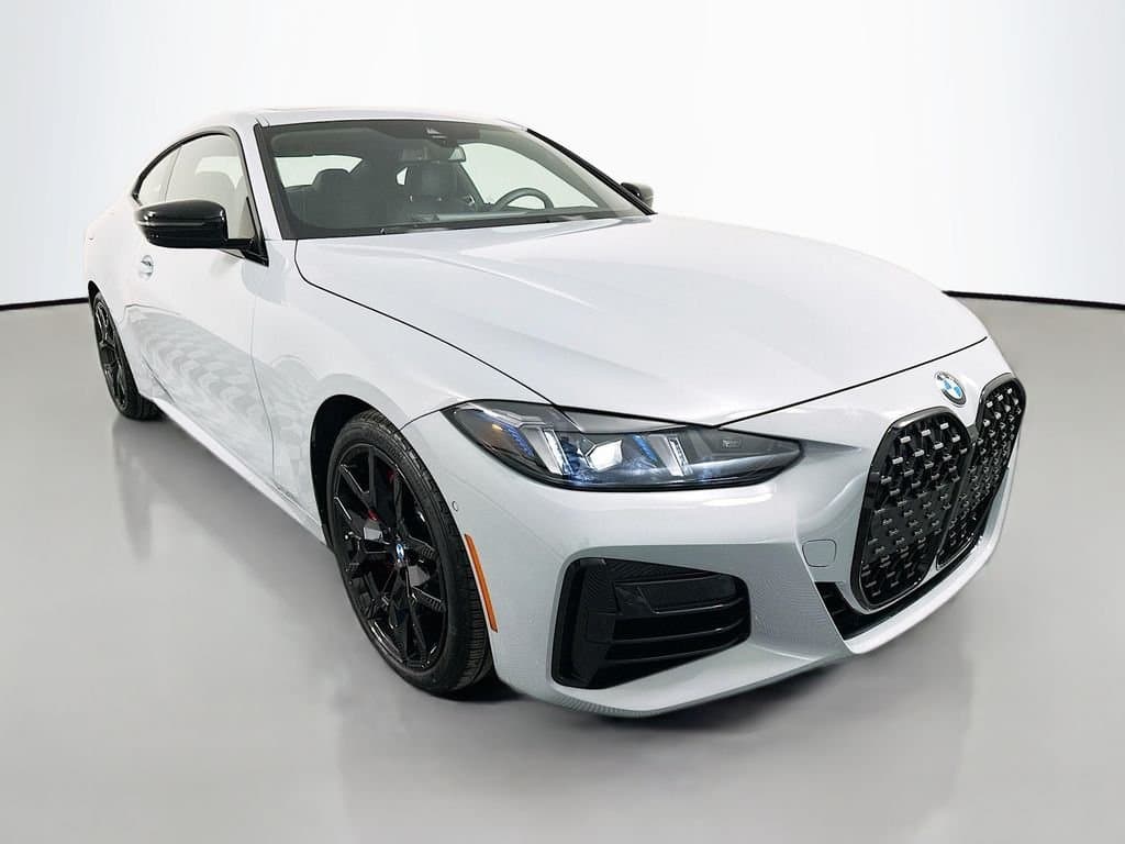 2025 BMW 4 Series - Image 3