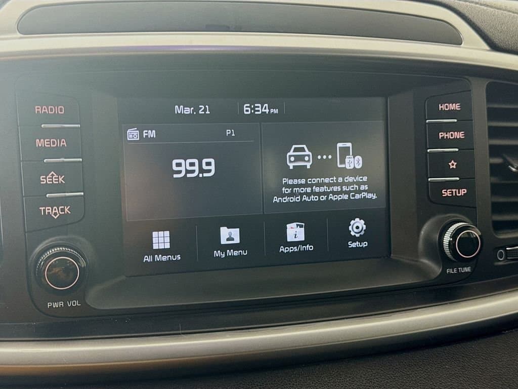 2019 KIA Sorento - Image 17