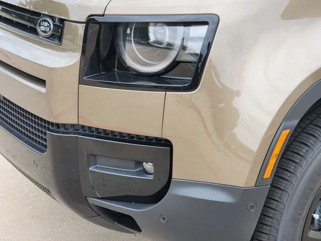 2026 Land Rover Defender 110 - Image 5