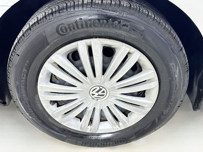 2015 Volkswagen Passat - Image 35