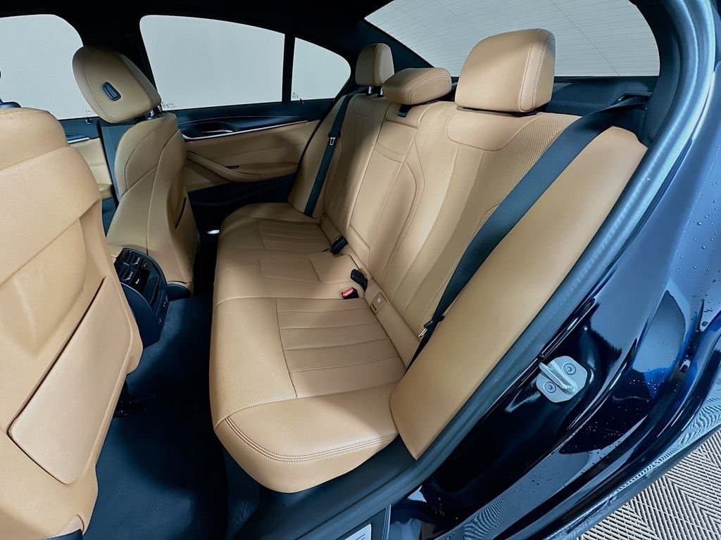 2023 BMW 5 Series - Image 25
