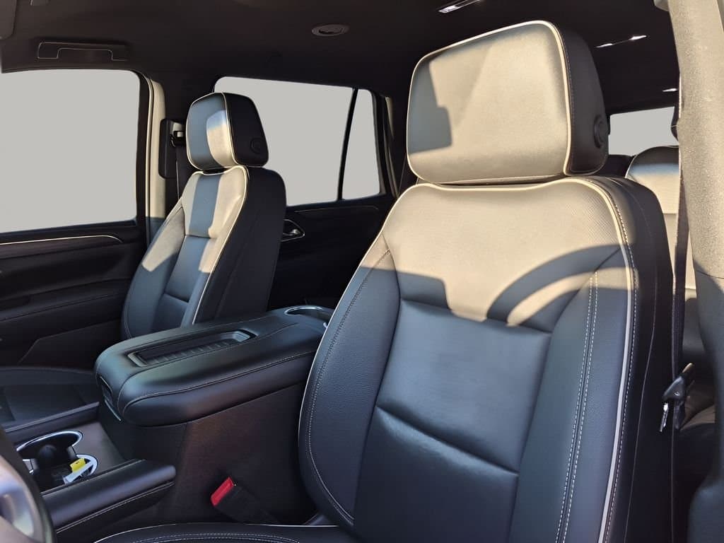 2023 GMC Yukon - Image 31