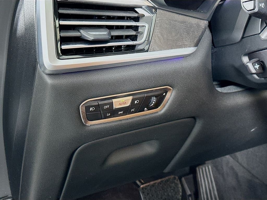 2021 BMW X7 - Image 10