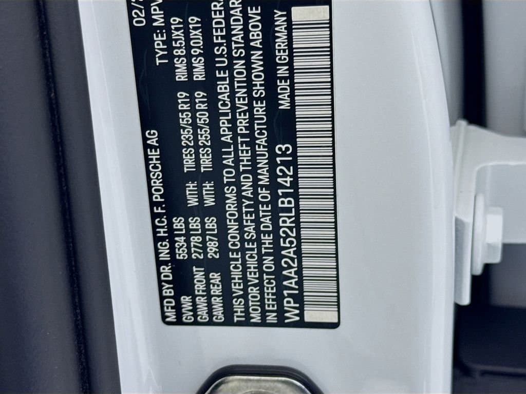 2024 PORSCHE Macan - Image 44