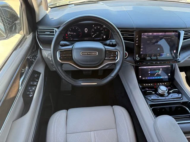 2023 Jeep Grand Wagoneer - Image 24