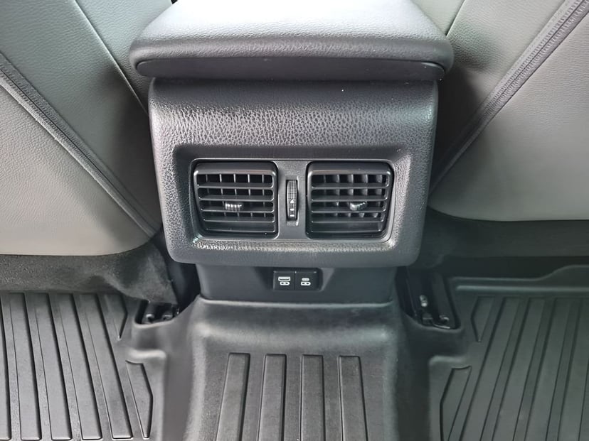 2025 Toyota Camry - Image 21