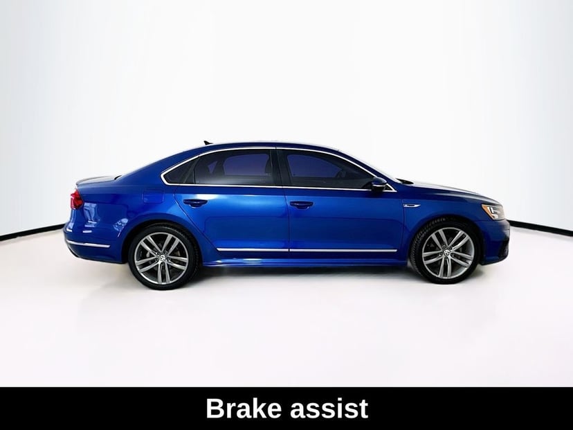 2017 Volkswagen Passat - Image 8