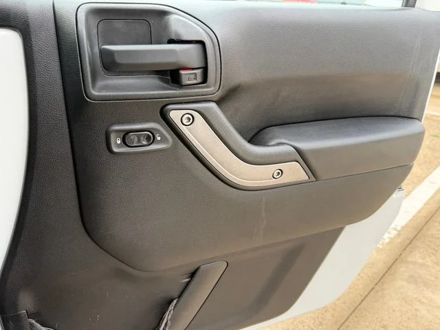 2013 Jeep Wrangler - Image 18