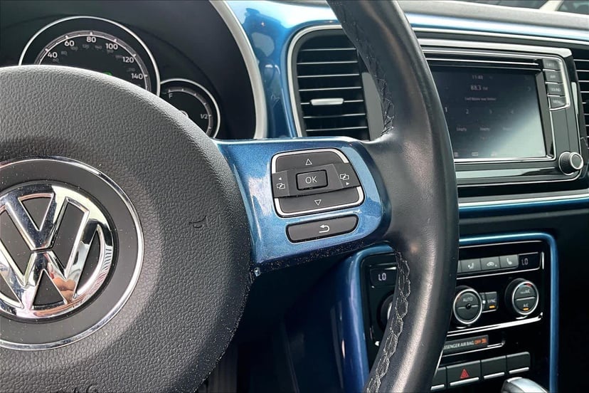 2018 Volkswagen Beetle - Image 22