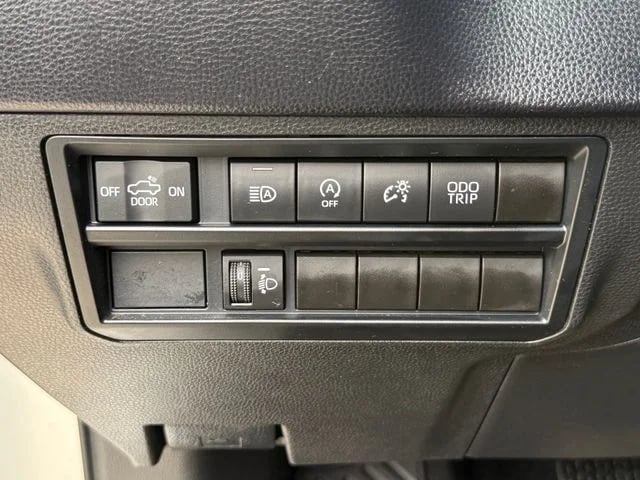 2023 Toyota Tundra - Image 17