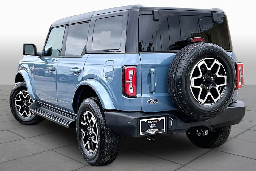 2025 Ford Bronco - Image 11