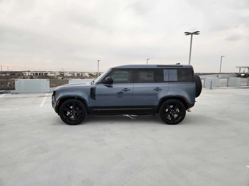 2026 LAND ROVER Defender 110 - Image 4