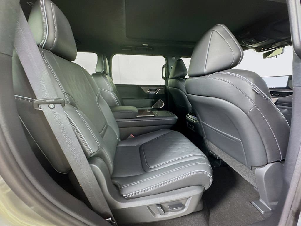 2026 INFINITI QX80 - Image 36