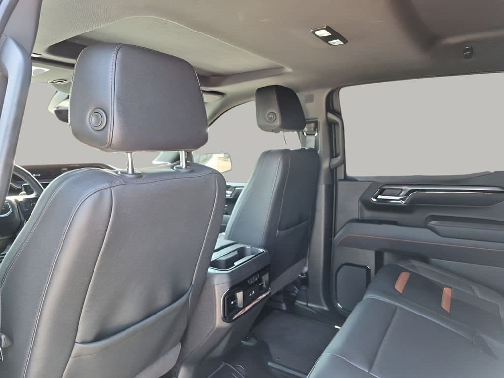 2025 GMC Sierra 1500 - Image 18