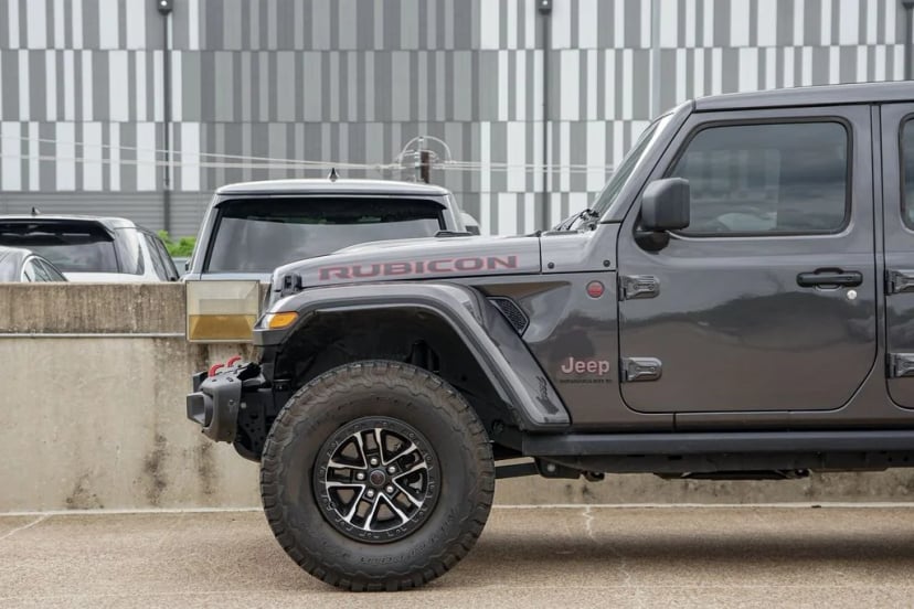 2025 Jeep Wrangler - Image 7