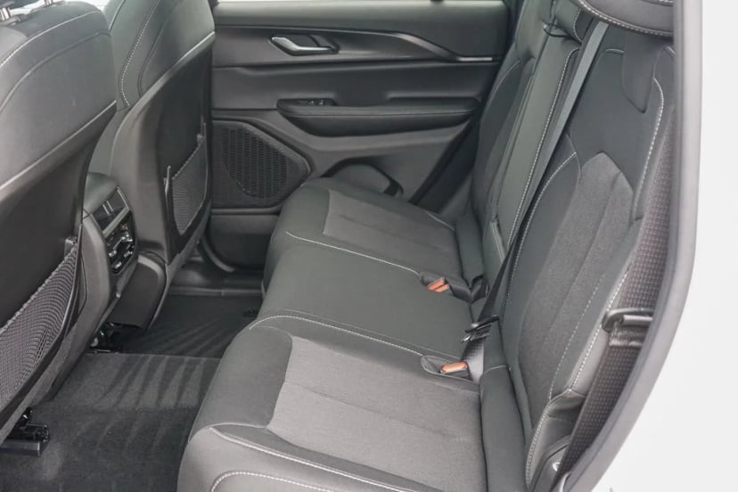 2025 Jeep Grand Cherokee - Image 26