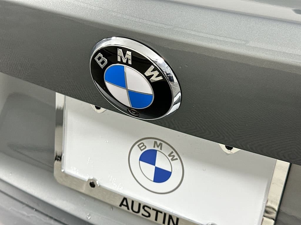 2025 BMW 4 Series - Image 21