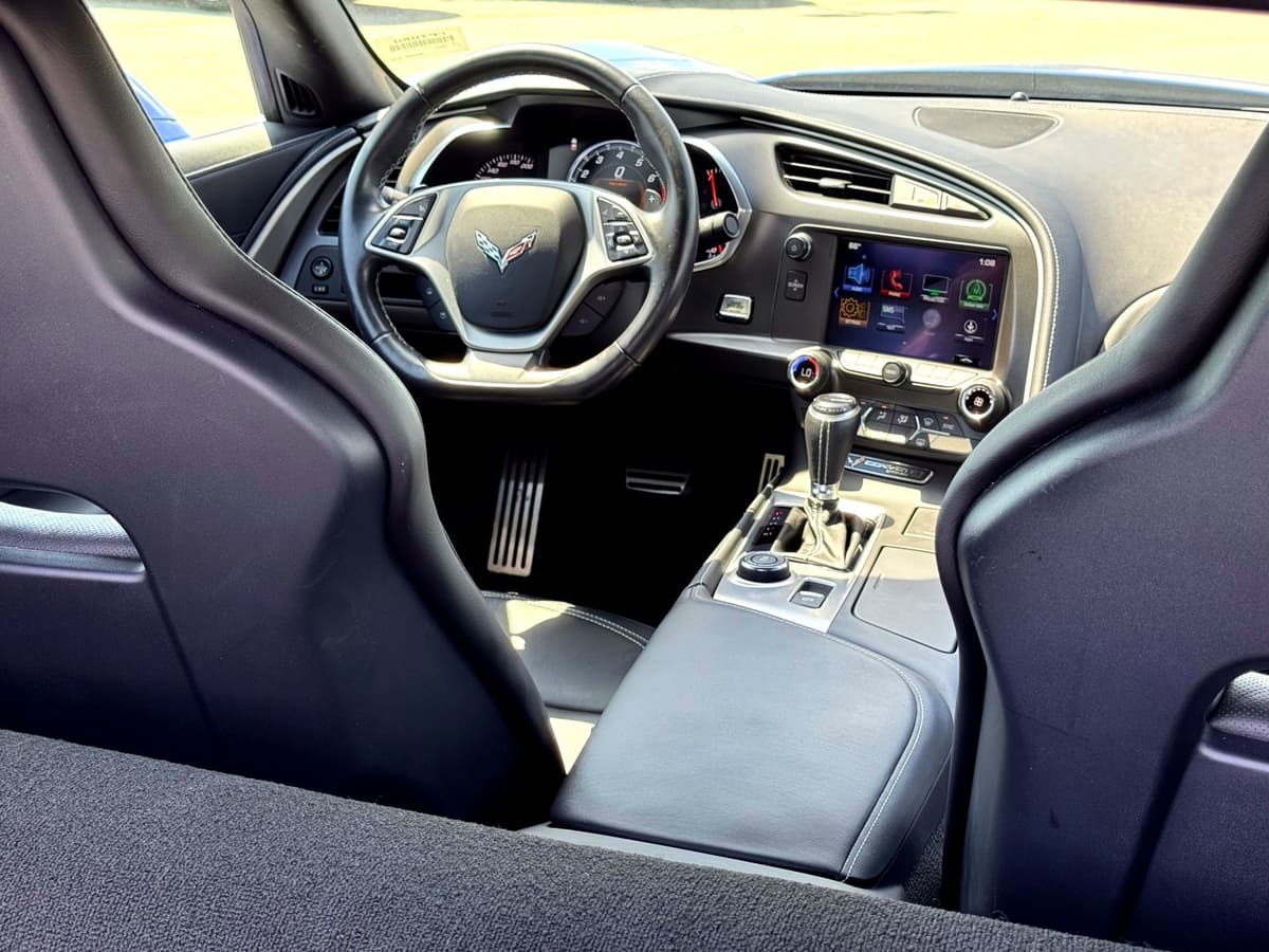 2019 Chevrolet Corvette - Image 13