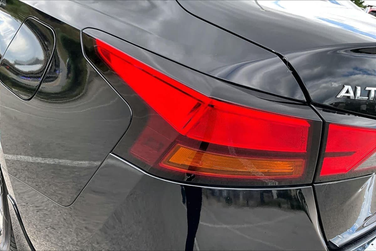 2022 Nissan Altima - Image 29