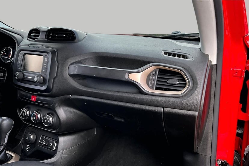 2016 Jeep Renegade - Image 19
