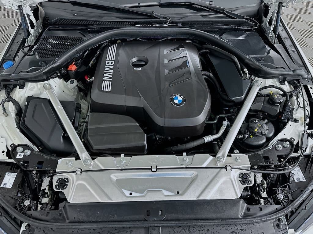 2025 BMW 4 Series - Image 31