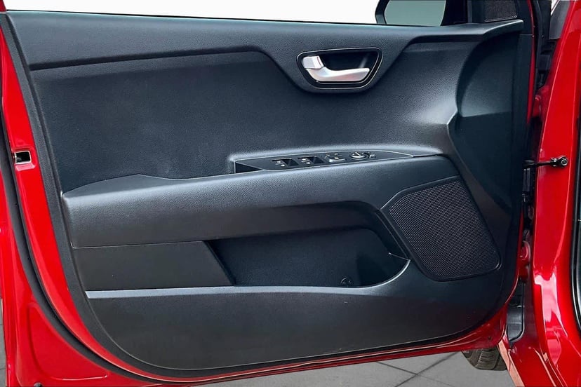 2023 Kia Rio 5-Door - Image 21