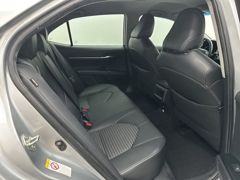 2018 Toyota Camry - Image 24