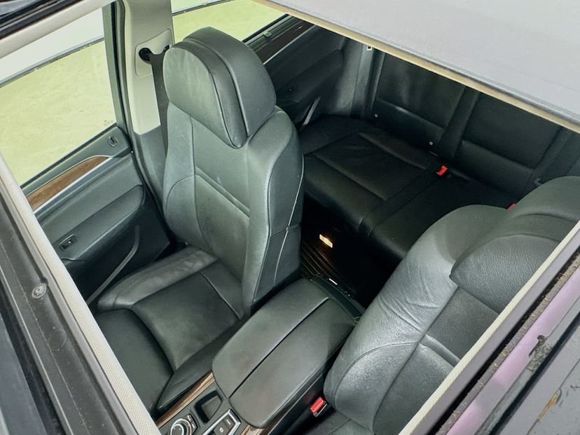 2010 BMW X5 - Image 27