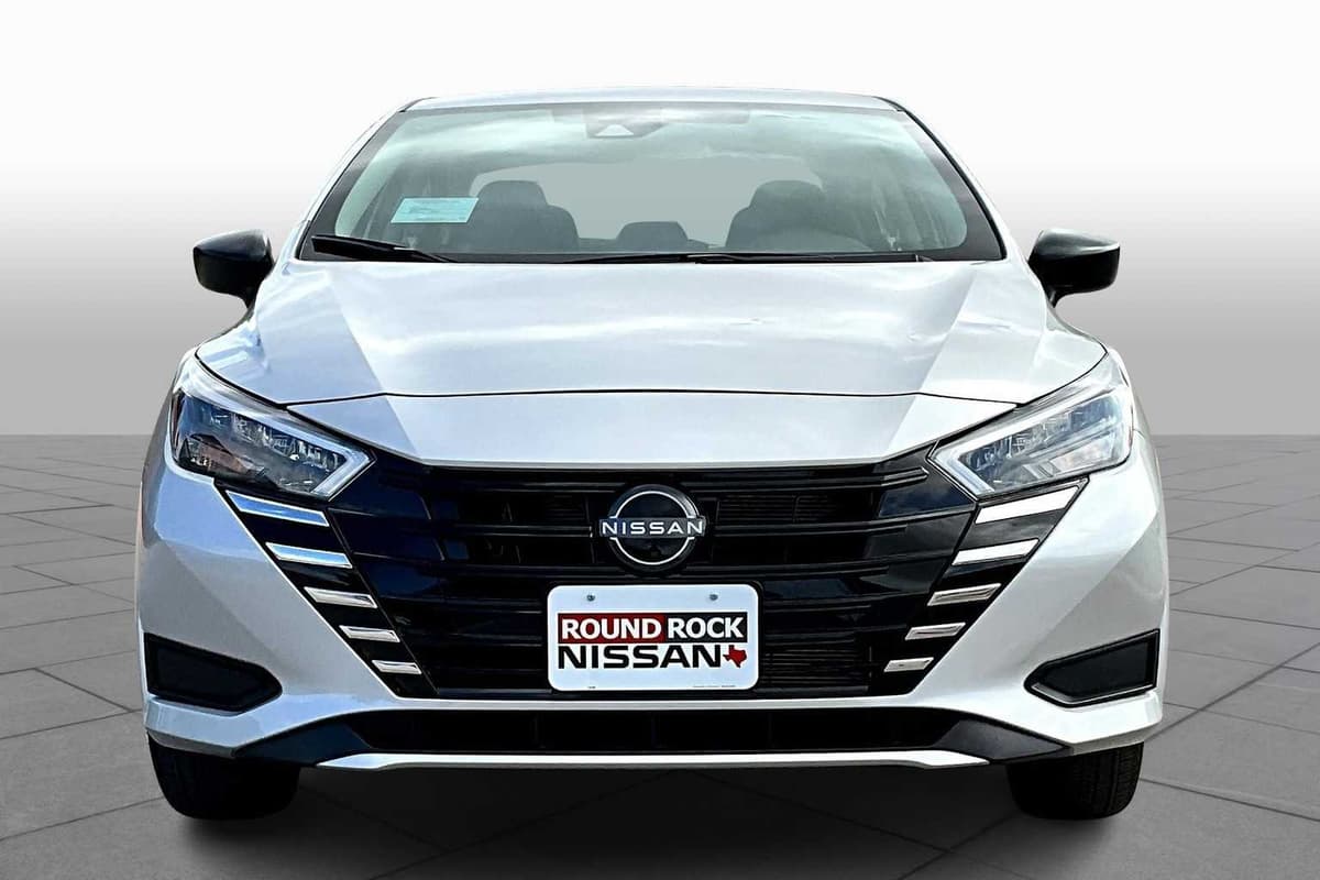 2025 Nissan Versa - Image 3