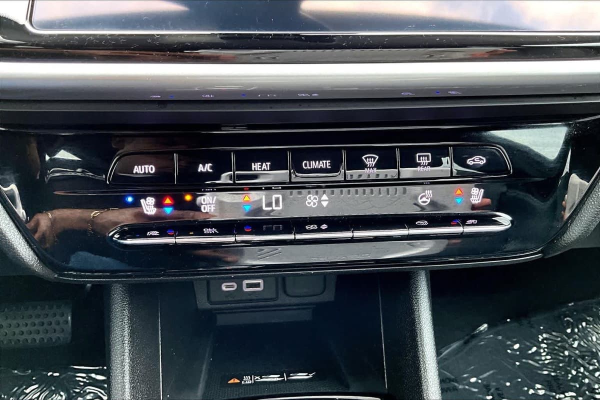 2023 Chevrolet Bolt EUV - Image 31