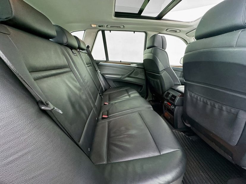 2010 BMW X5 - Image 35