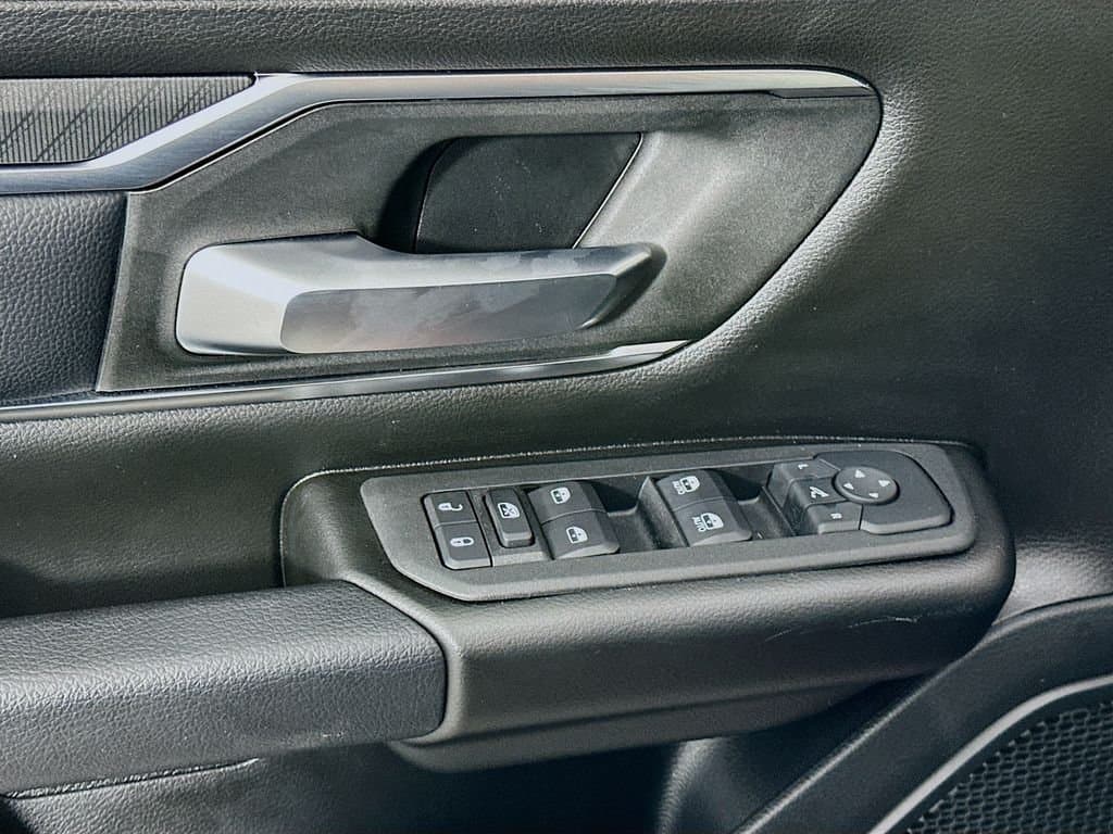 2025 Ram 1500 - Image 17